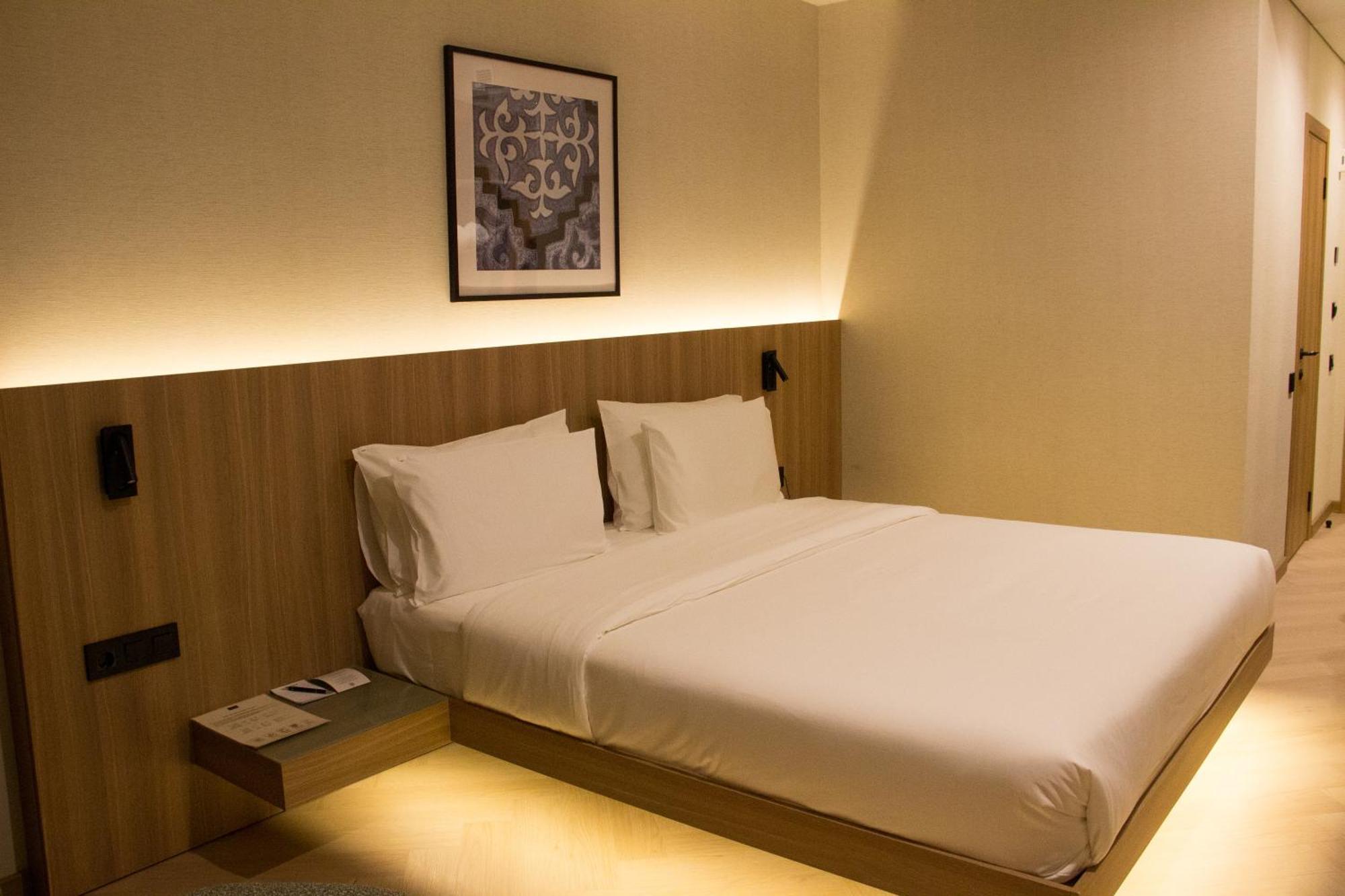 Resident Hotel Abay 阿拉木图 外观 照片