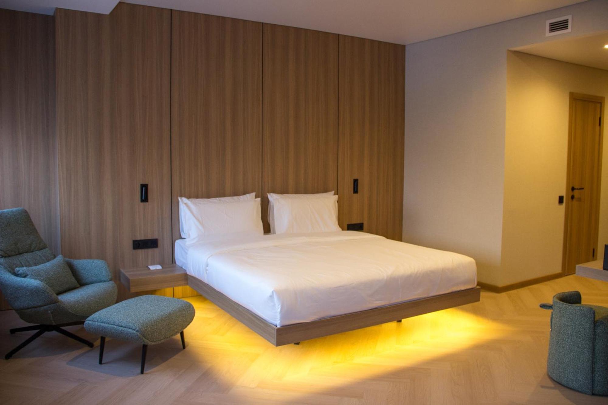 Resident Hotel Abay 阿拉木图 外观 照片