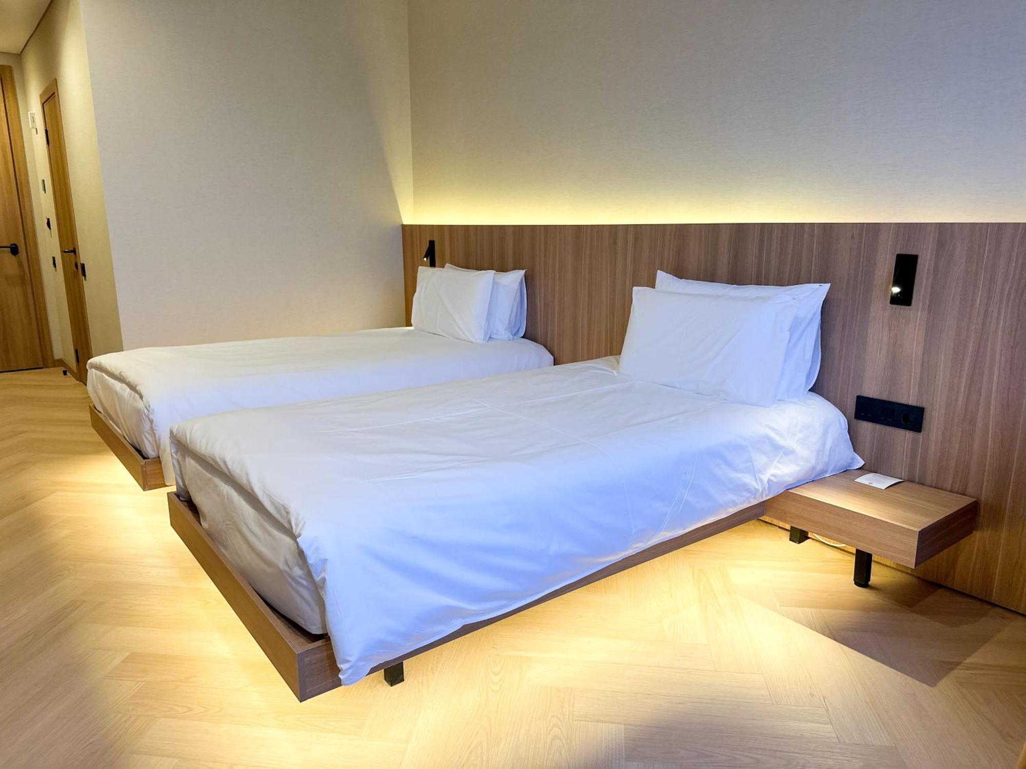 Resident Hotel Abay 阿拉木图 外观 照片