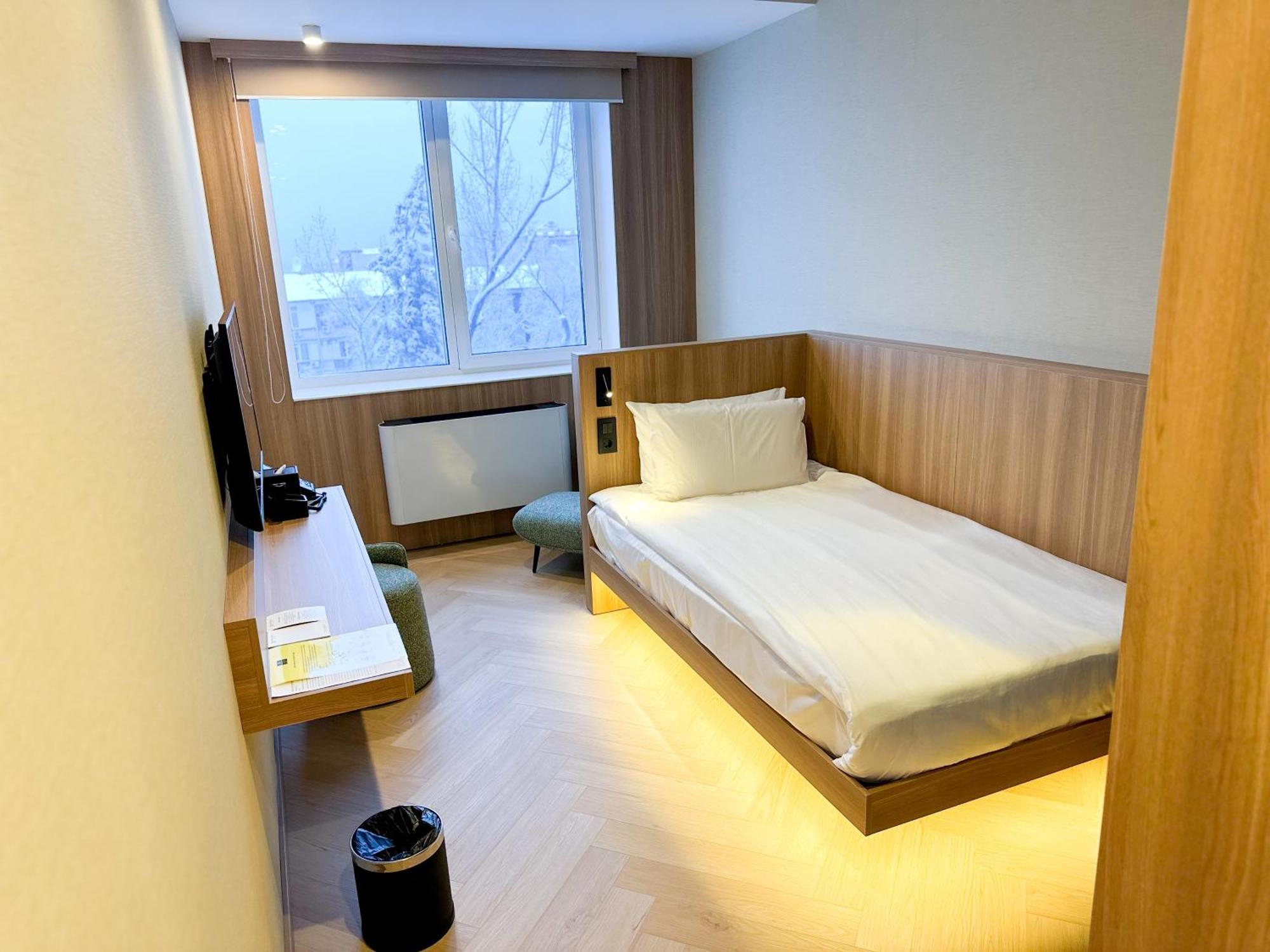 Resident Hotel Abay 阿拉木图 外观 照片